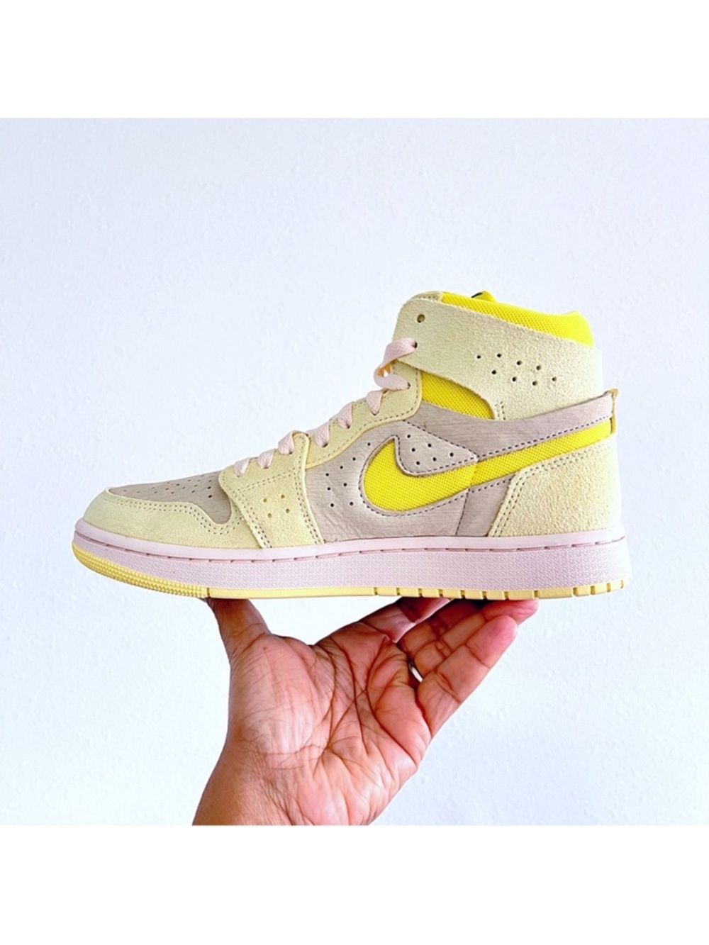 Nike Air Jordan 1 Zoom Air Comfort 2 High-Top Women’s Sneaker Size 9 - Picture 4 of 6